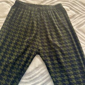 Agnes & Dora stylish Houndstooth Leggings - Green and Black